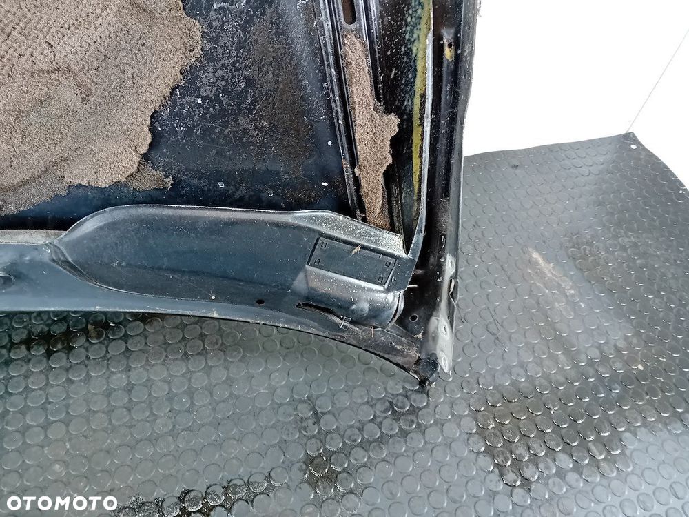 MASKA MERCEDES-BENZ W124 (84-96) 040 - 2