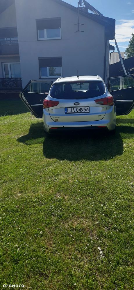 Kia Ceed - 10