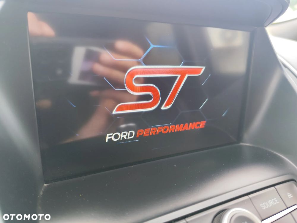 Ford Kuga 1.5 EcoBoost 2x4 ST-Line - 10