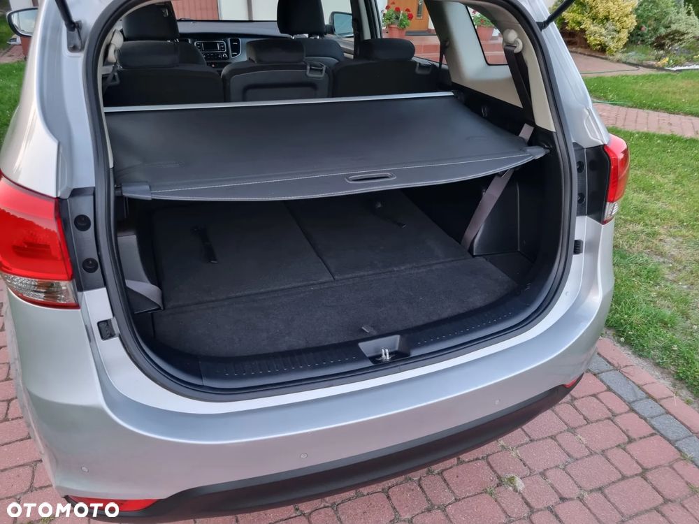Kia Carens 1.7 CRDi M 7os - 29