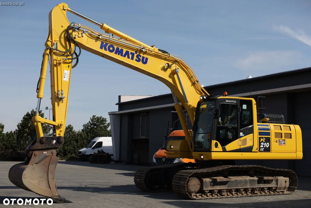 Komatsu PC210LC-11 - 1