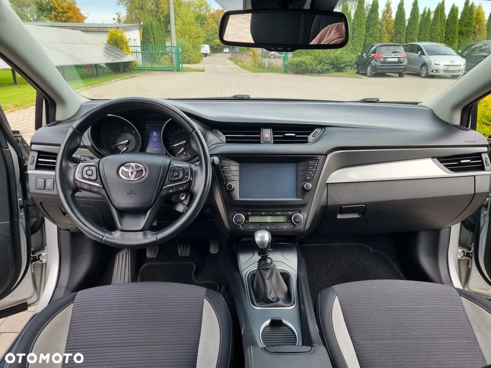 Toyota Avensis - 5