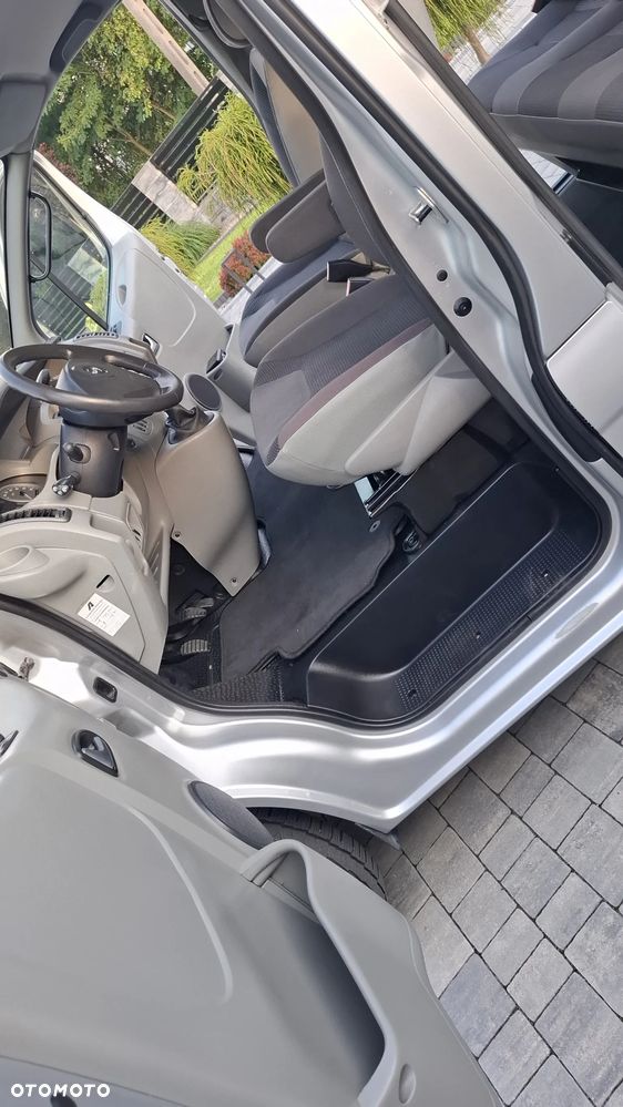 Opel VIVARO - 16