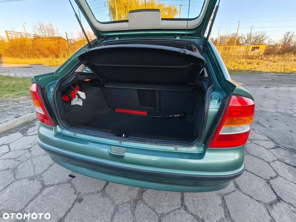 Opel Astra 1.6 GL - 8