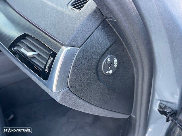 BMW 530 e Pack Desportivo M - 18