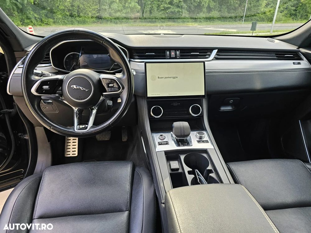 Jaguar F-Pace - 6