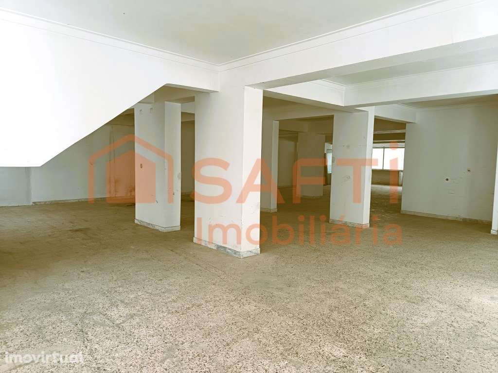 Arrendamento de espaço loja/ armazém de 210 m2 em Agualva - Cacém. - Grande imagem: 5/17