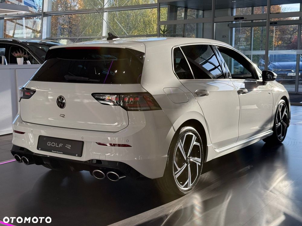 Volkswagen Golf - 5