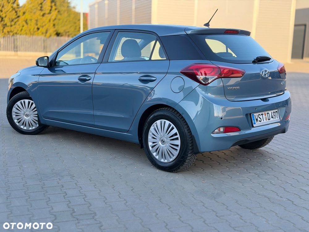 Hyundai i20 1.4 Comfort EU5 - 8