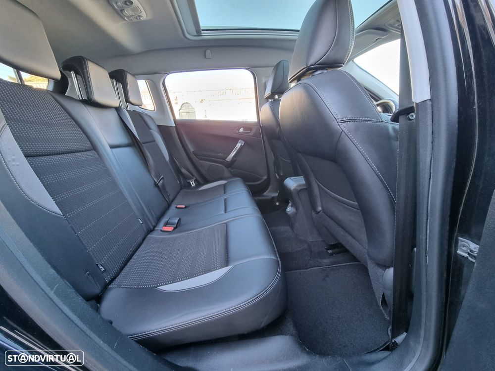 Peugeot 2008 1.6 BlueHDi Allure - 9