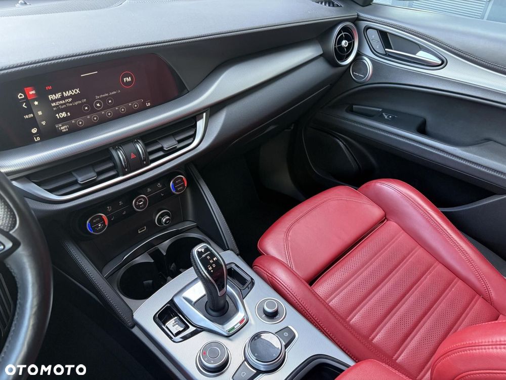 Alfa Romeo Stelvio 2.0 Turbo Veloce Q4 - 17