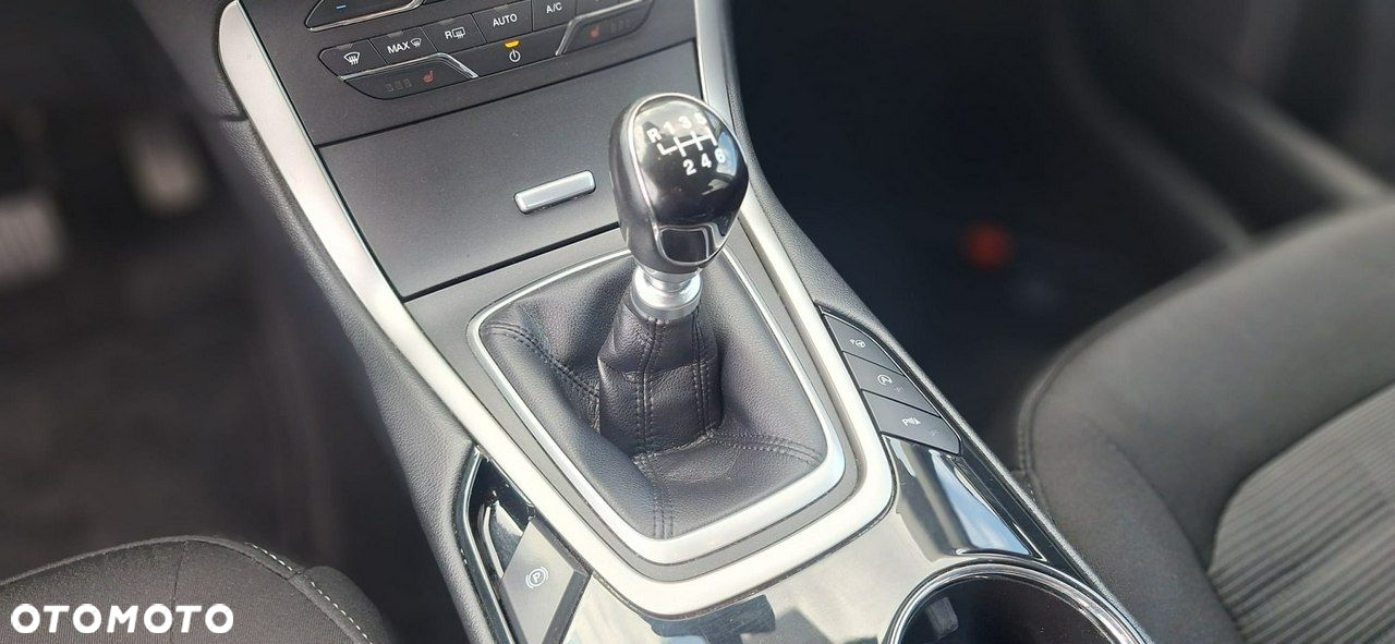 Ford Galaxy - 12