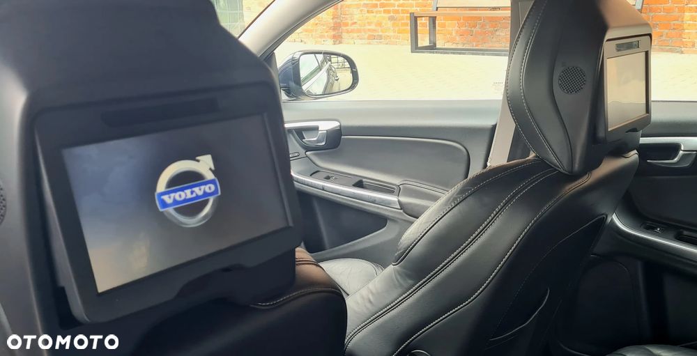 Volvo V60 D6 AWD Plug-in Hybrid Summum - 7