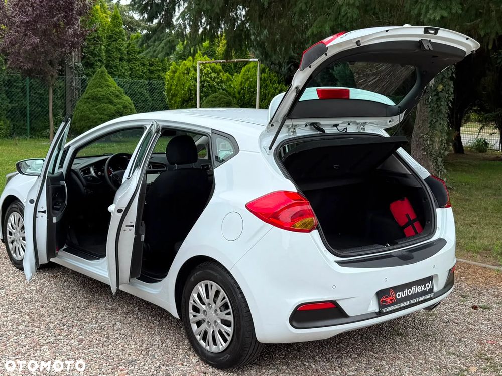 Kia Ceed - 13