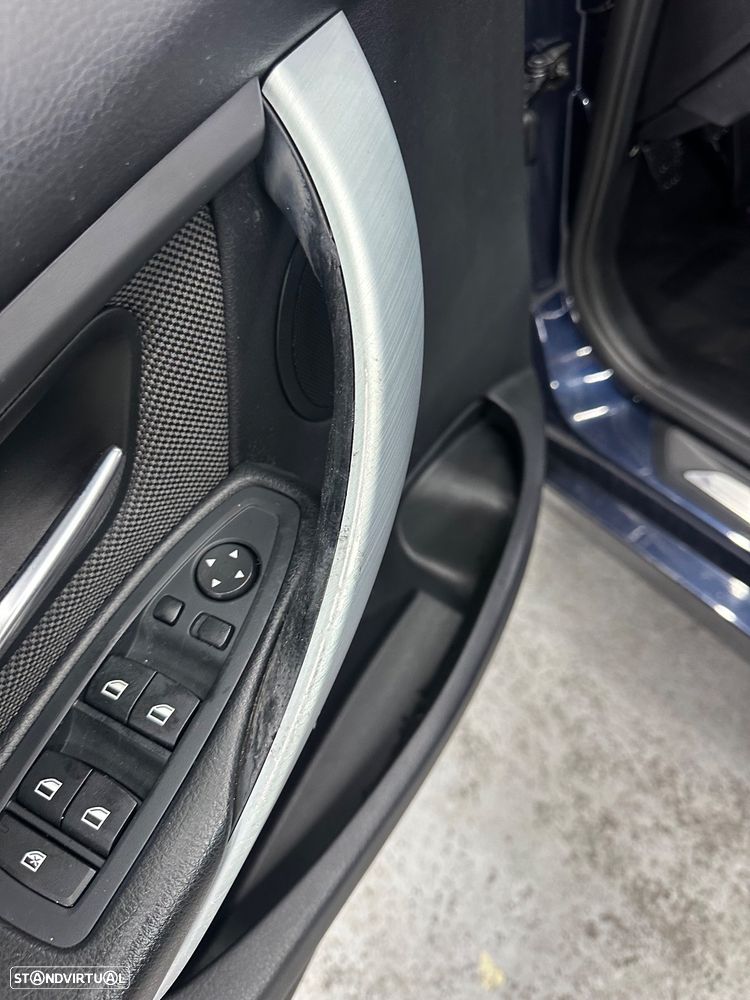 Porsche Macan Electric Turbo - 24