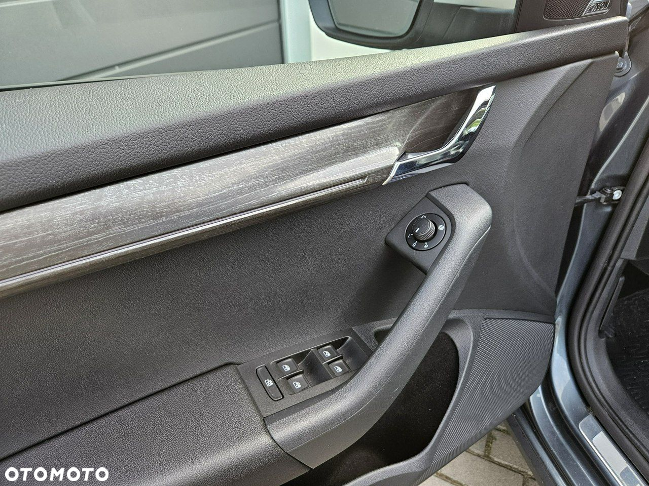 Skoda Octavia Combi 2.0 TDI 4x4 DSG Scout - 22