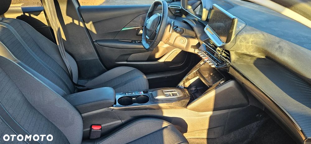 Peugeot 208 PureTech 100 EAT8 Active Pack - 12