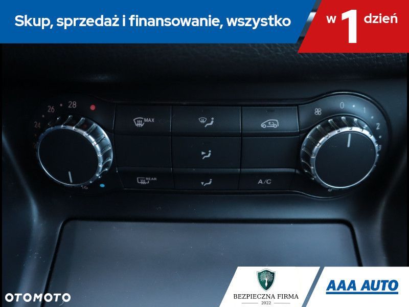 Mercedes-Benz GLA - 17