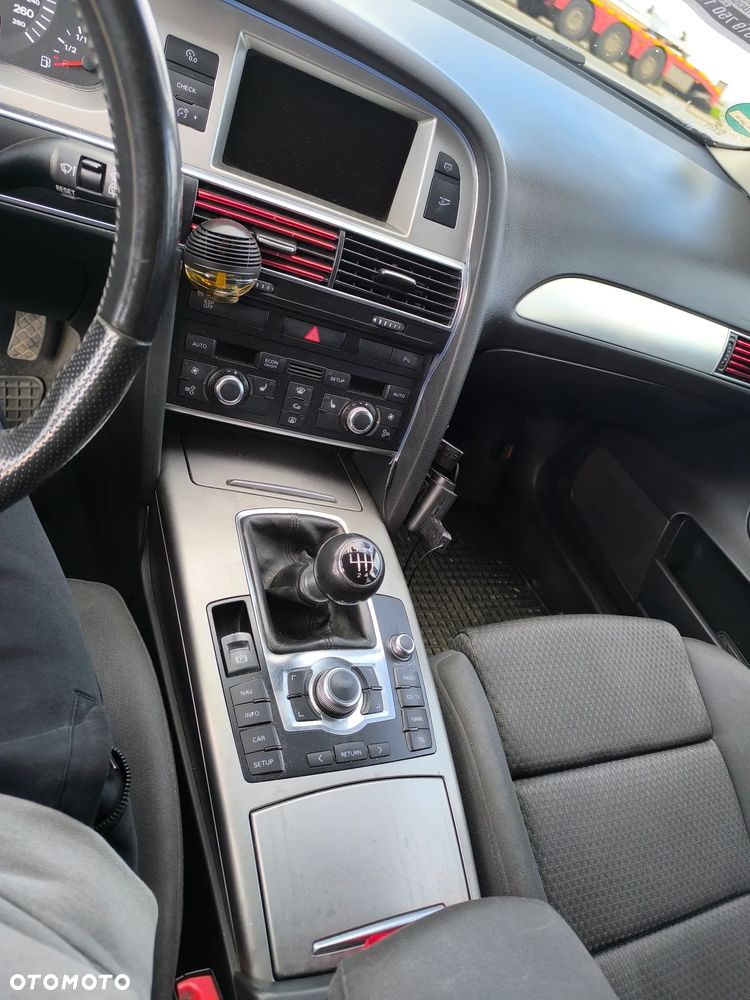 Audi A6 Avant - 16