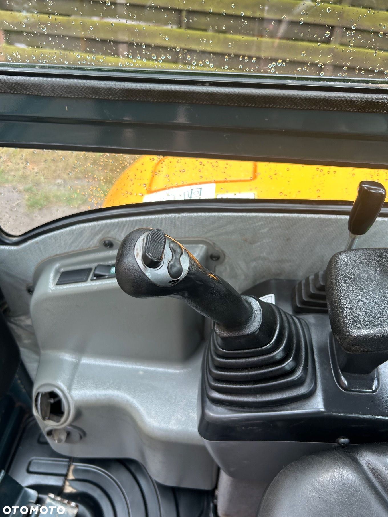 Hyundai - 20