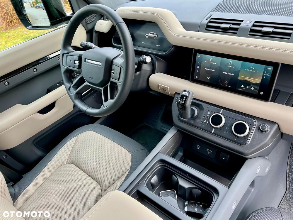 Land Rover Defender 3.0 D300 mHEV X-Dynamic SE - 22