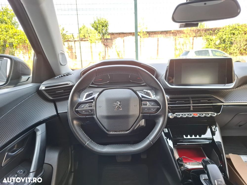Peugeot 2008 1.2 L PureTech STT EAT8 Allure - 5