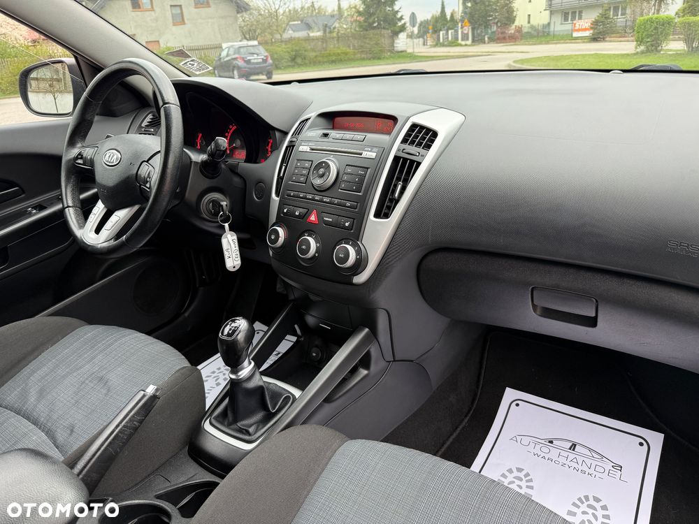 Kia Ceed 1.4 CVVT Attract - 18