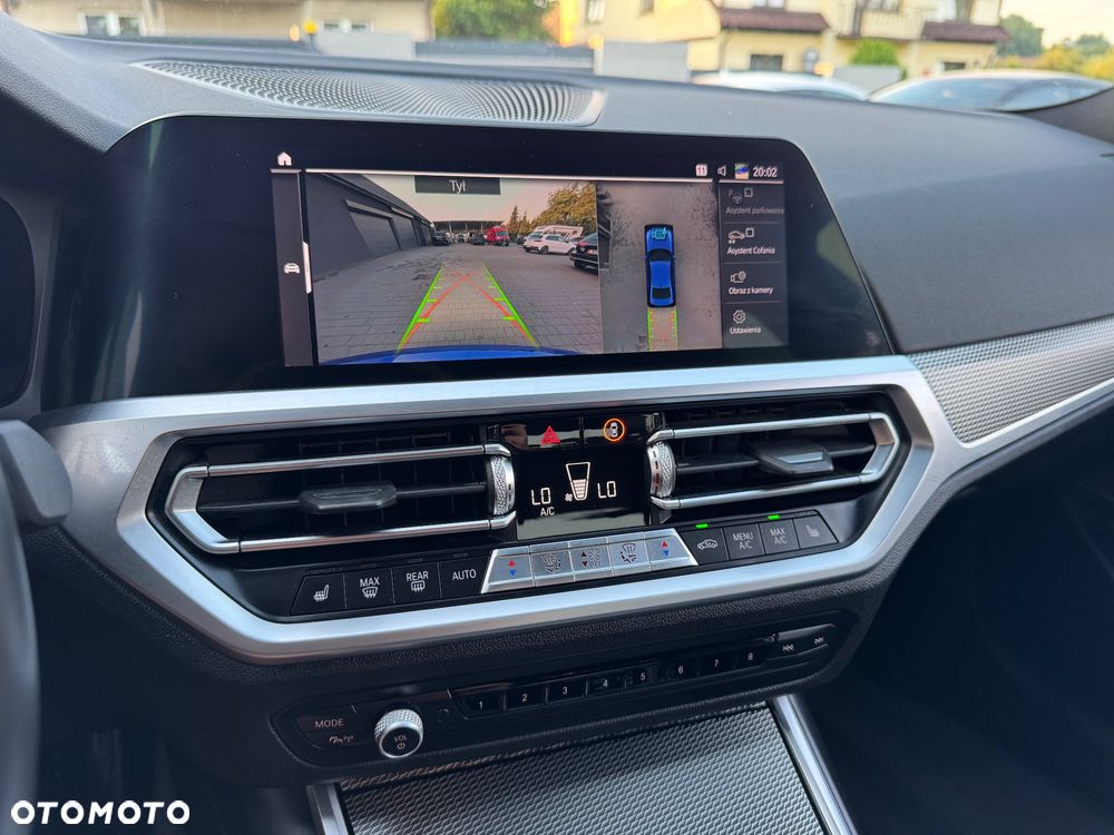 BMW Seria 3 330e M Sport - 31