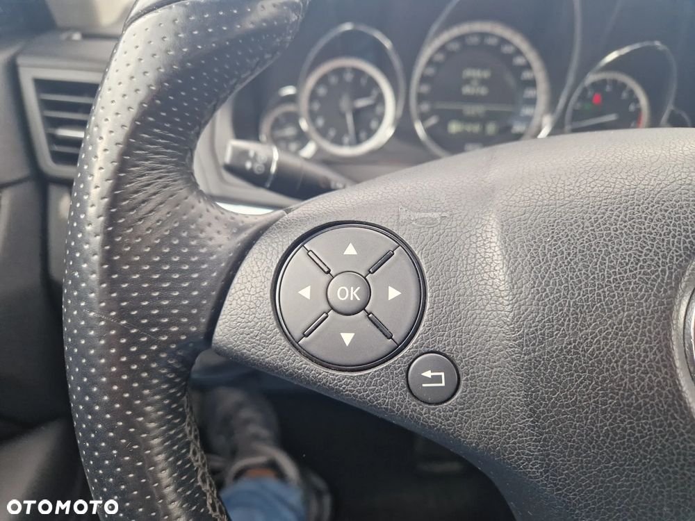 Mercedes-Benz Klasa E - 12