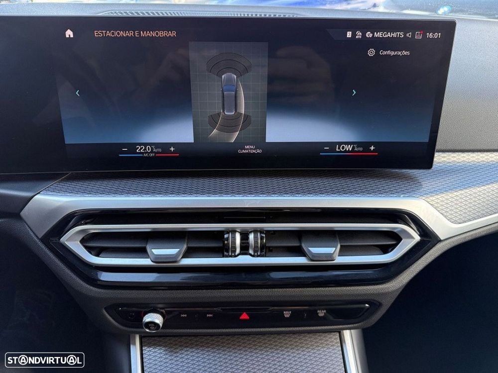 BMW 320 d Pack Desportivo M Auto - 11