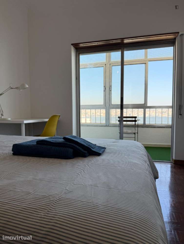 Quarto - localizado em Almada Lisbon - Grande imagem: 3/24