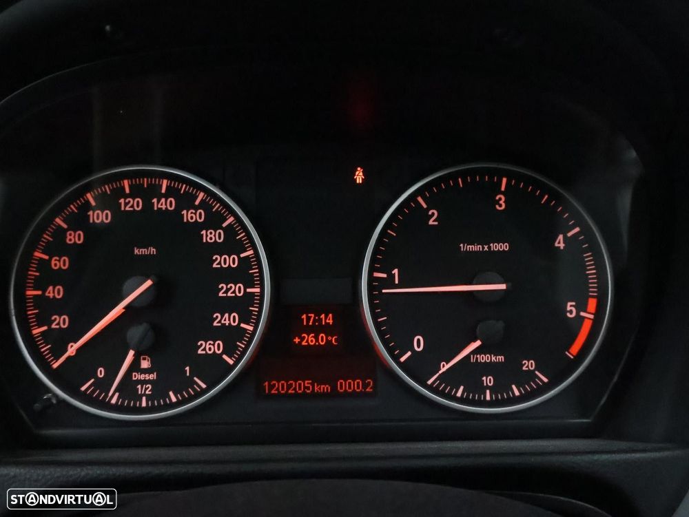 BMW 318 d Line Luxury - 18