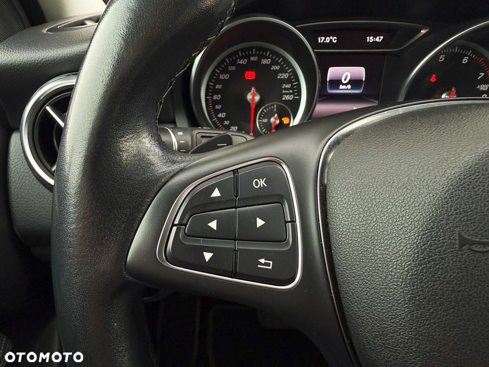 Mercedes-Benz GLA 200 7G-DCT Style - 17