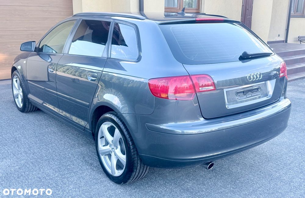 Audi A3 Sportback 1.6 Ambiente - 4