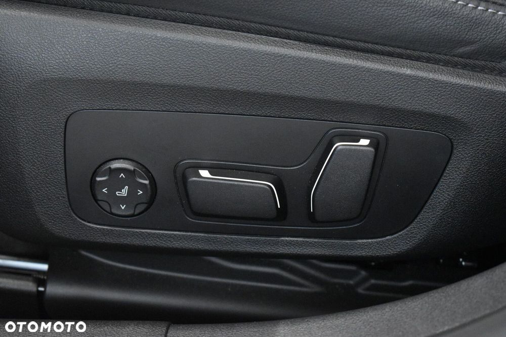 BMW Seria 3 320d xDrive mHEV M Sport - 12