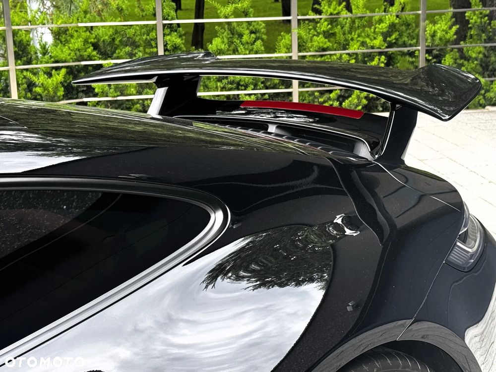 Porsche 911 Carrera 4 GTS - 23