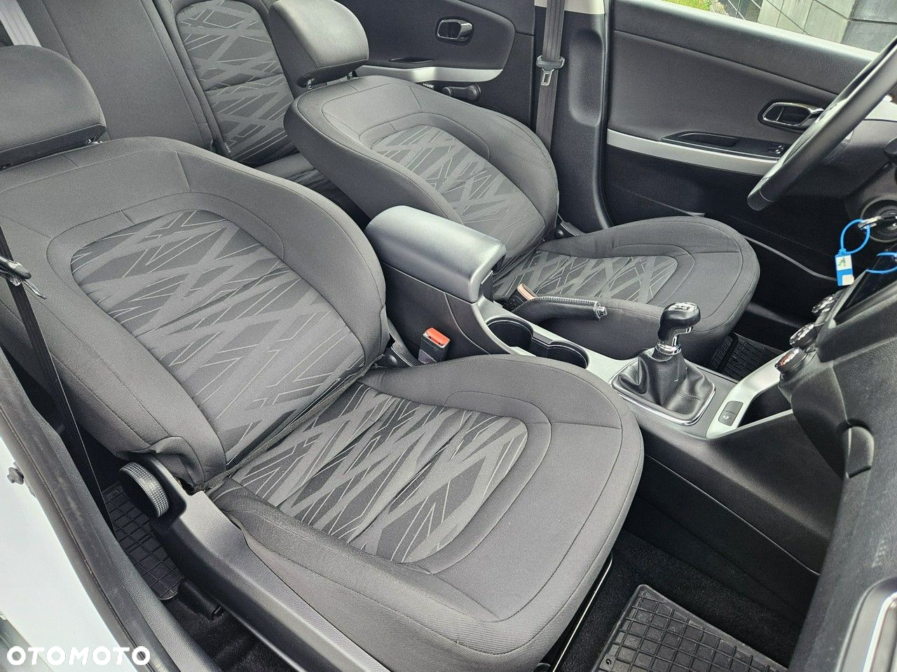Kia Ceed - 12
