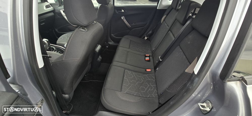 Peugeot 2008 1.2 PureTech Style - 6