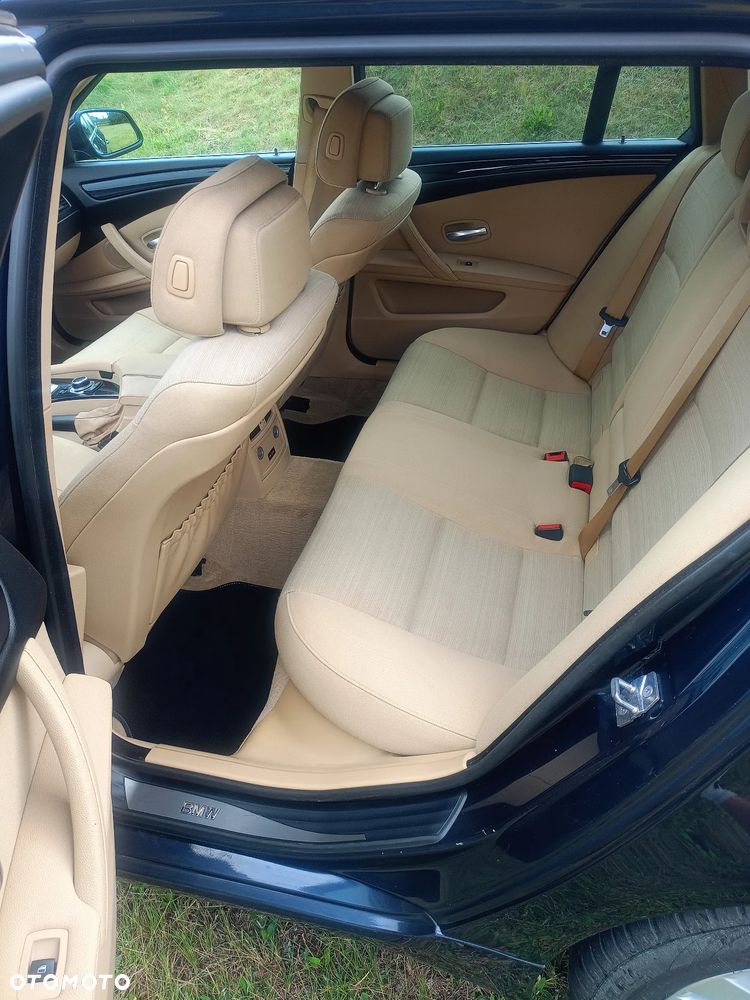 BMW Seria 5 520d Touring - 9