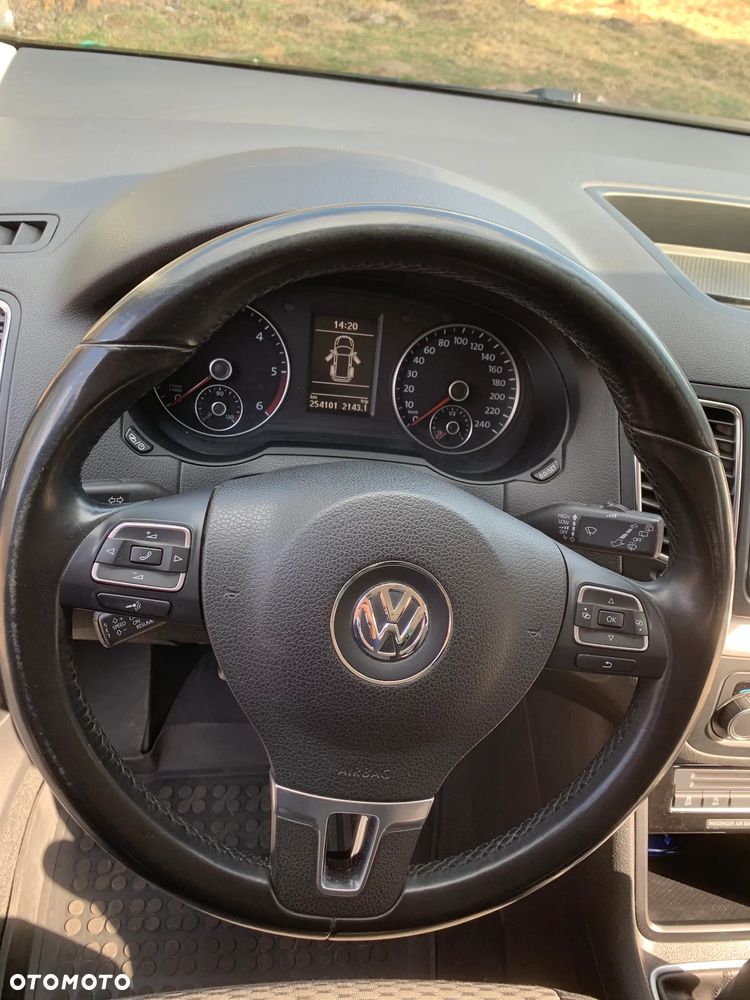 Volkswagen Sharan 2.0 TDI 4Motion BlueMotion Technology Comfortline - 14