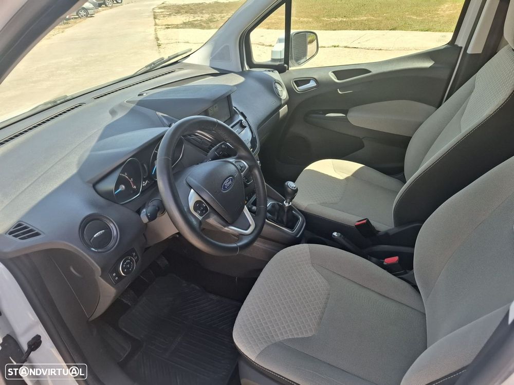 Ford Tourneo Courier 1.0 EcoBoost Titanium - 18