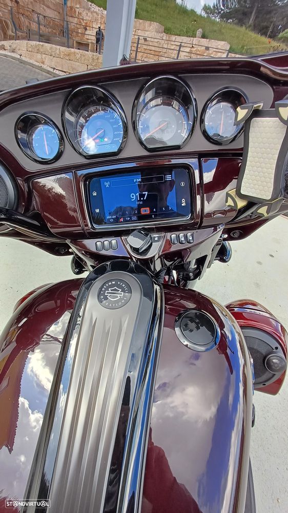 Harley-Davidson Street Glide CVO - 4