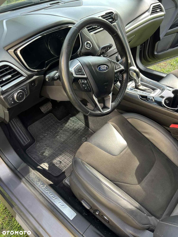 Ford Mondeo - 12