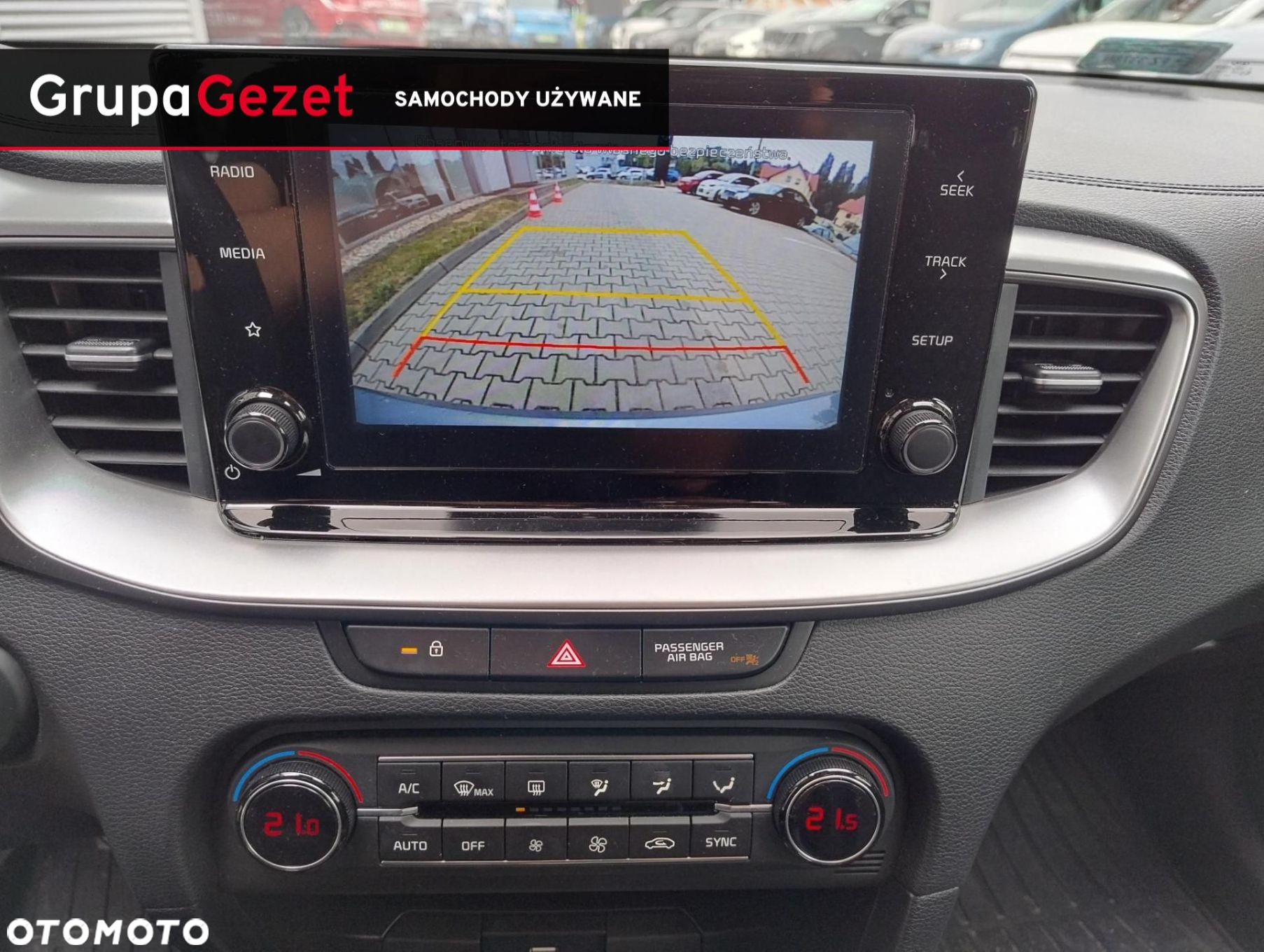Kia Ceed - 12