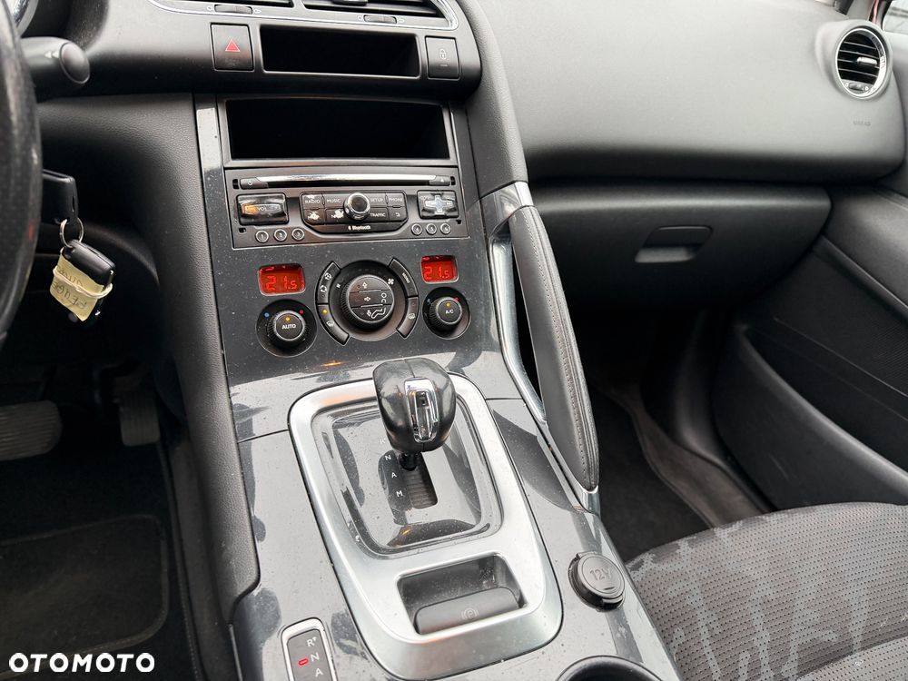 Peugeot 3008 Hybrid4 - 9