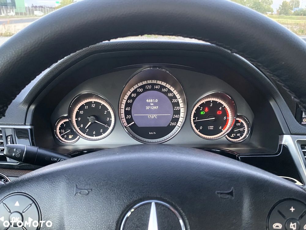 Mercedes-Benz Klasa E 200 CDI BlueEff Avantgarde - 15