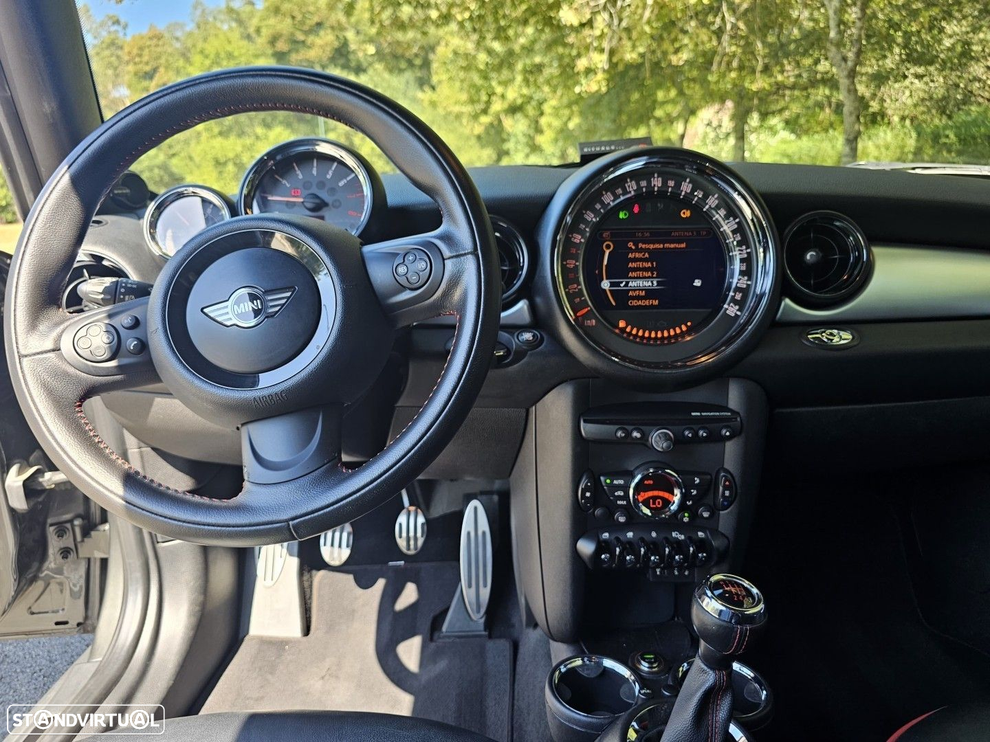 MINI Cabrio John Cooper Works - 12