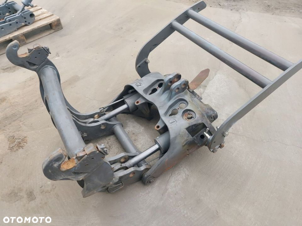 TUZ PRZEDNI MASSEY FERGUSON 8680 2011R - 2
