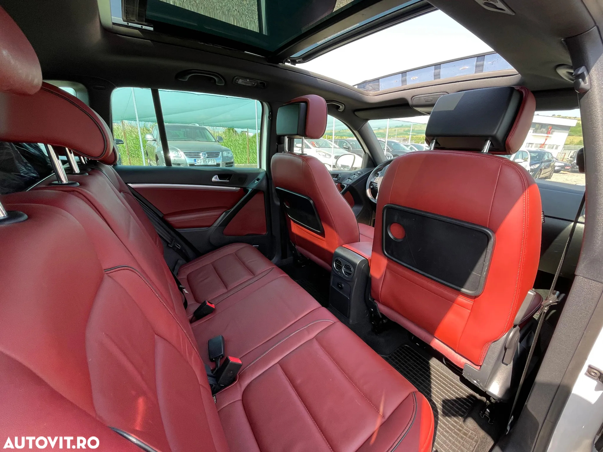 Volkswagen Tiguan 2.0 TDI 4Motion DSG BMT Sport & Style - 25