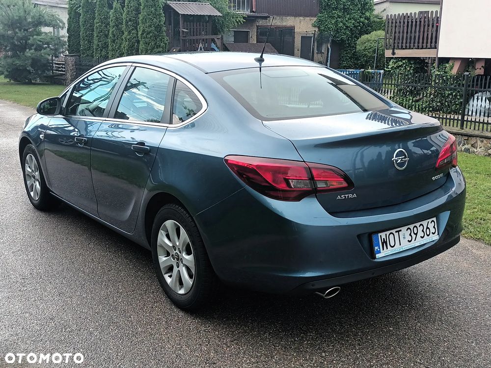 Opel Astra 1.4 T Executive S&S EU6 - 5